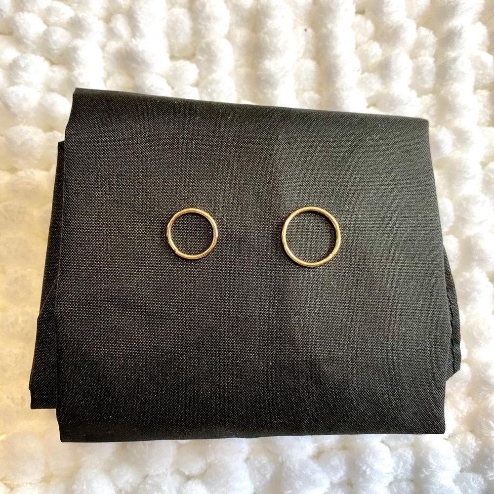 NWOT Gold nose ring. Hoop nose ring. Nose ring